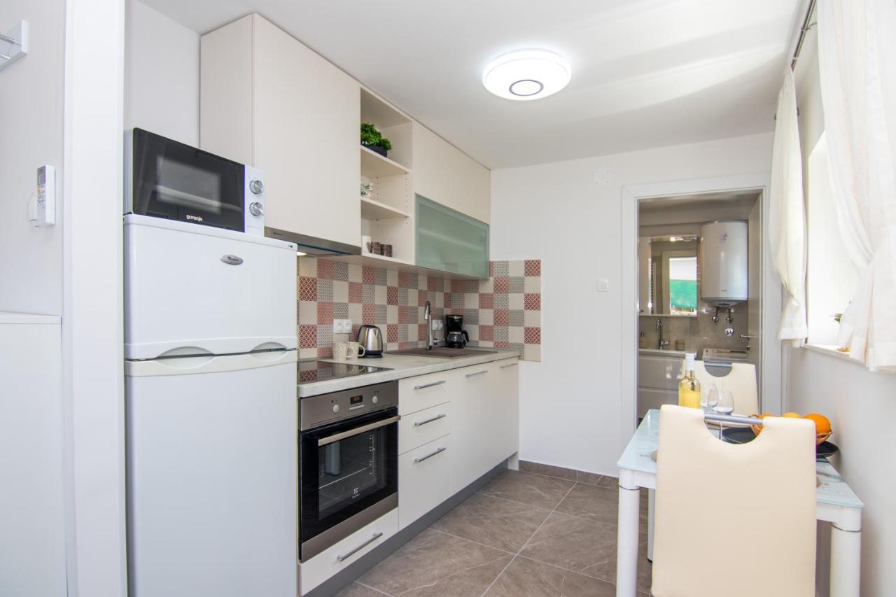 Apartman Mara Krk Town Bagian luar foto