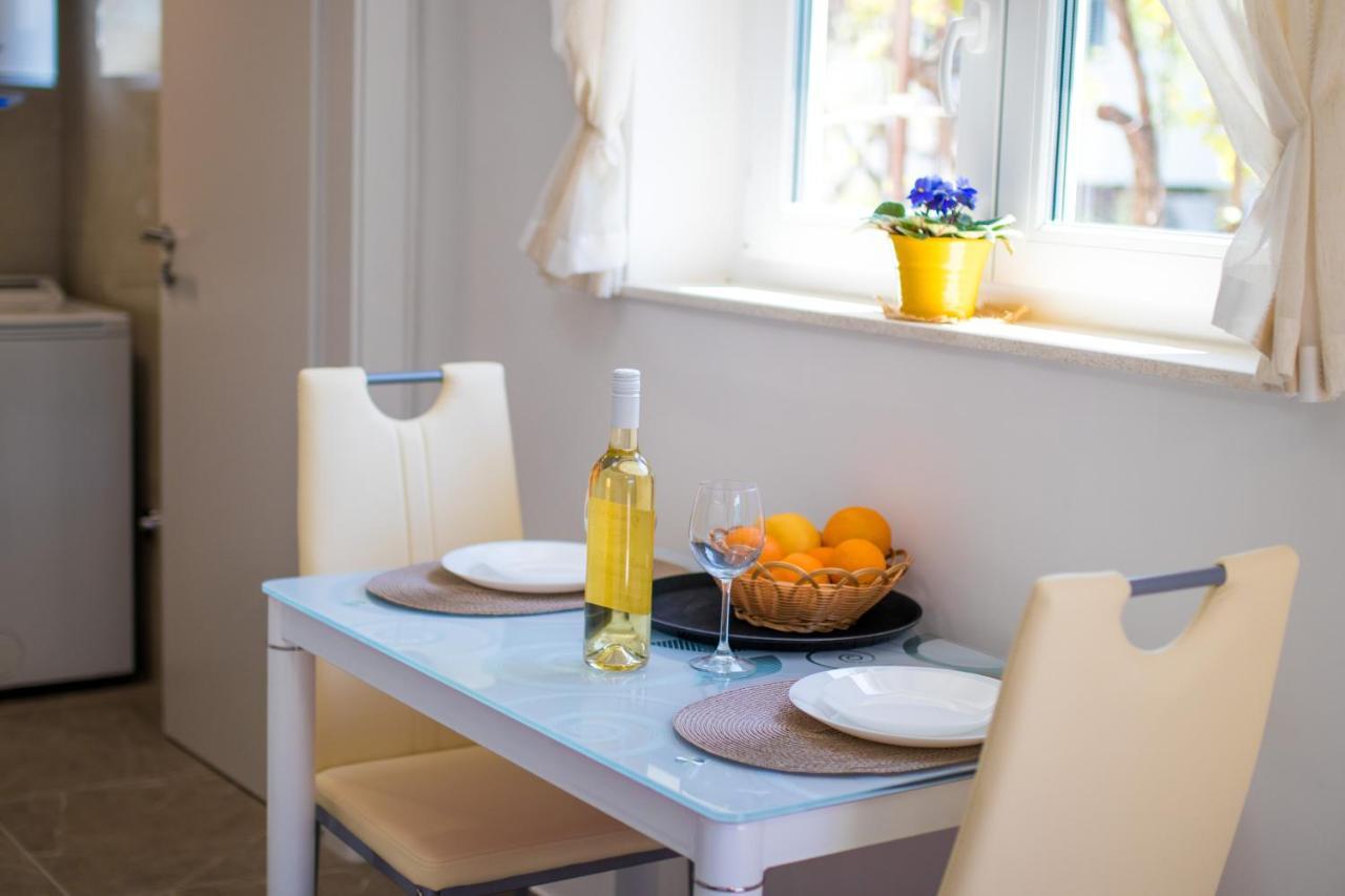 Apartman Mara Krk Town Bagian luar foto