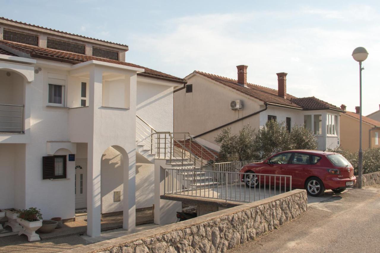 Apartman Mara Krk Town Bagian luar foto