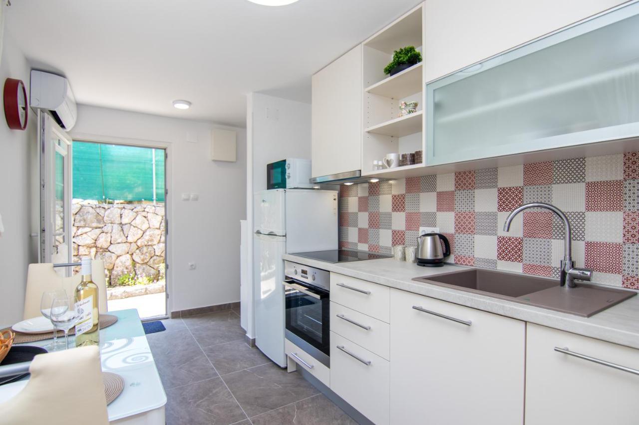 Apartman Mara Krk Town Bagian luar foto
