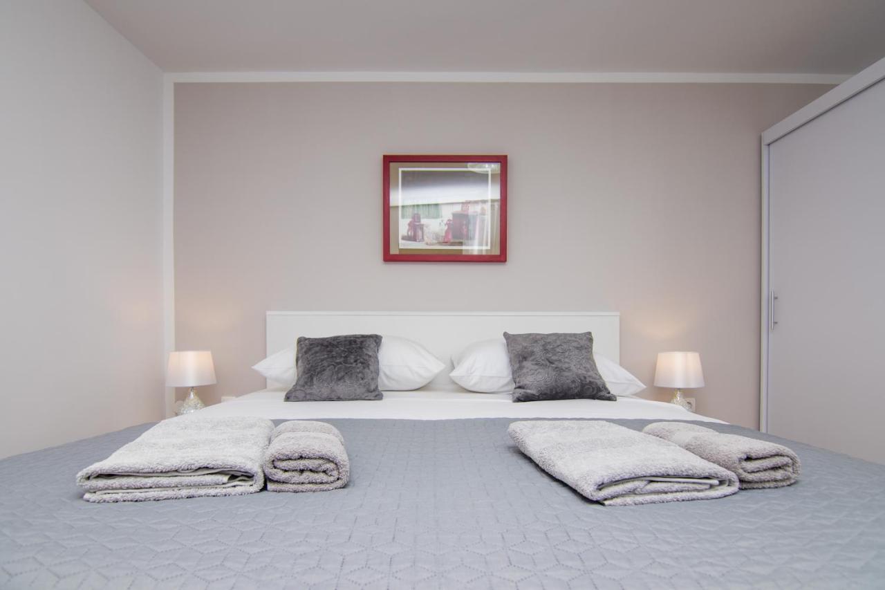 Apartman Mara Krk Town Bagian luar foto