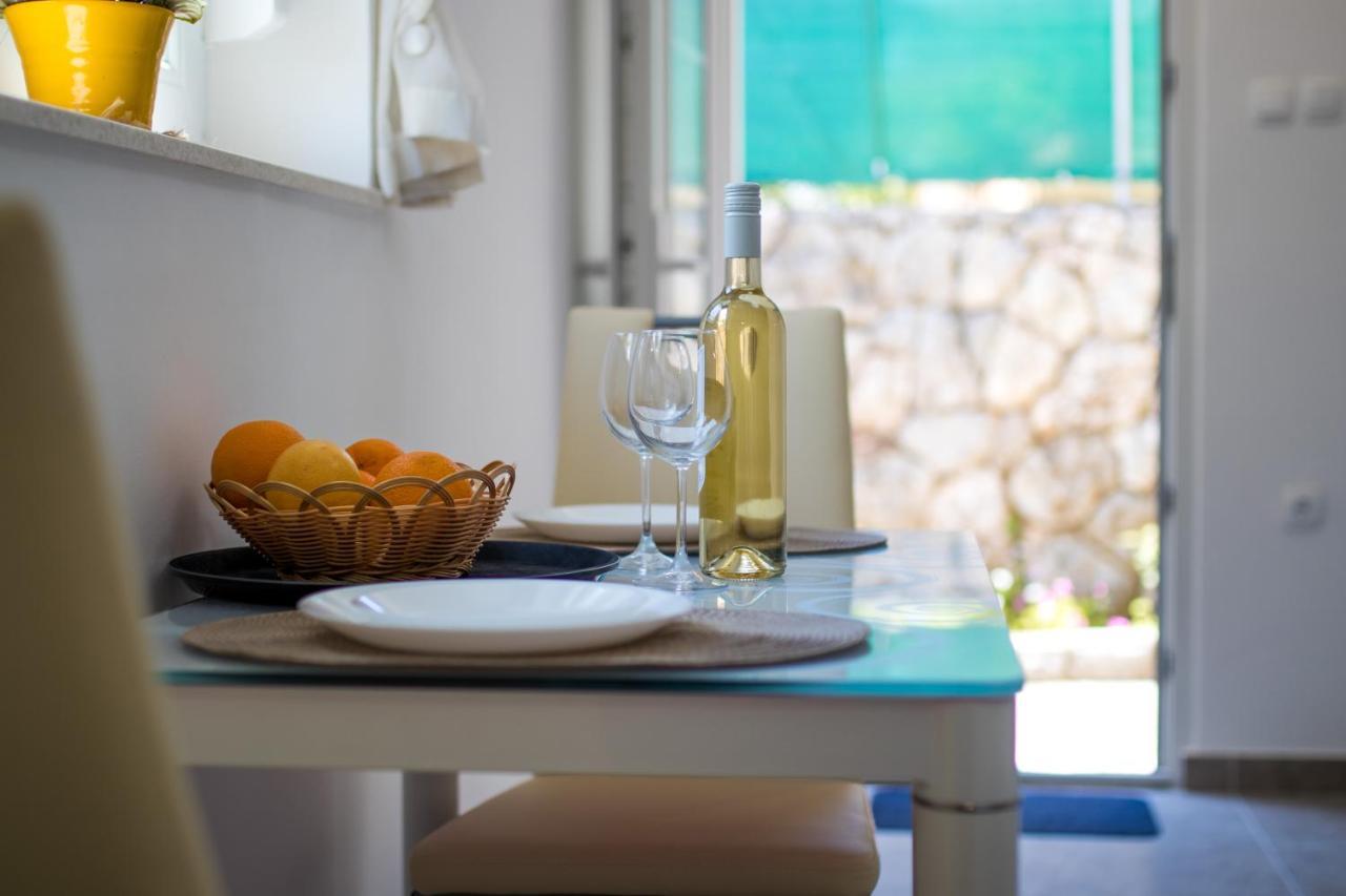 Apartman Mara Krk Town Bagian luar foto